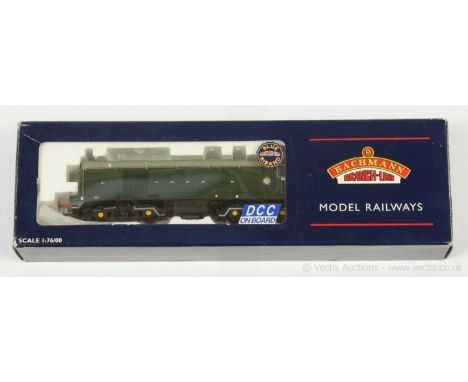 Bachmann OO Gauge 32-042DC Bo-Bo BR green Class 20 Diesel Loco No.D8101 with factory fitted DCC decoder onboard, condition Ex