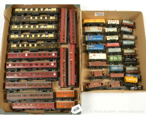 OO Gauge unboxed Passenger and Goods Rolling Stock by various manufacturers including Triang, Hornby (China), Hornby Railways