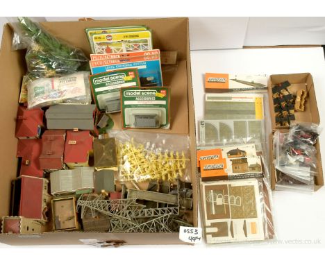 OO Gauge Kits, Buildings, Accessories to include Model Scene 2 x 5007 Bus Stop and Shelter Kit, Peco Setrack ST264 Straight A