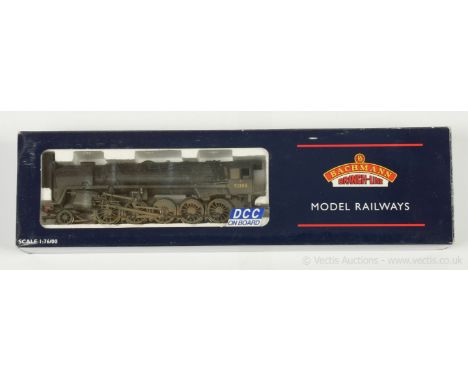 Bachmann OO Gauge 32-858DC 2-10-0 BR black 9F Class Loco No.92185, this is a factory weathered edition and has a factory fitt