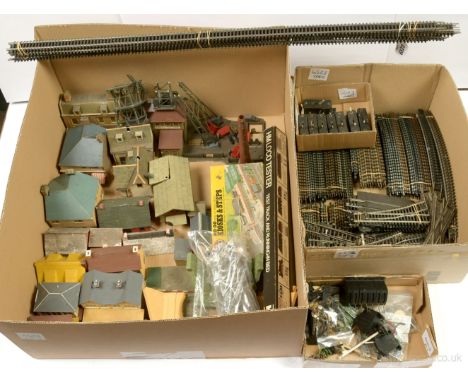 OO Gauge Trackwork, Accessories and Buildings by various manufacturers to include 5 x standard points by Hornby Railways and 