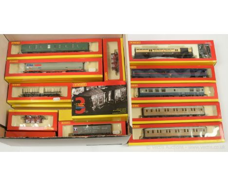 Hornby (China) Passenger and Goods Rolling Stock comprising R4108 GWR TPO brown and cream Mail Van Set containing coach plus 