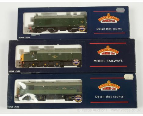 Bachmann OO Gauge BR green Diesel Locos comprising 32-477 1Co-Co1 Class 40 No.D325, 32-411 Bo-Bo two-tone green Class 25 No.D