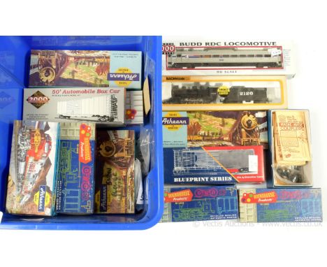 Bachmann / Proto 1000 Series and other Commercial manufacturers American Outline HO Scale a group of Locomotives and Freight 