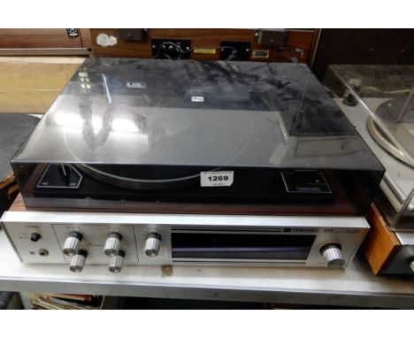 A Toshiba Solid State Stereo  SM-270 record player with tuner (af) Condition Report: Available upon request
