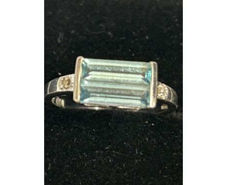 9ct white gold ring set with aquamarine &amp; diamonds size O