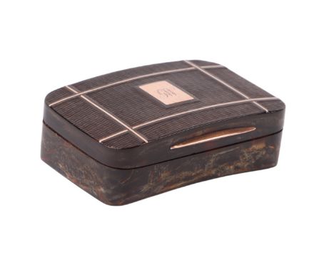 A 19th century yellow metal inlaid tortoiseshell snuff box, 8cms wide.