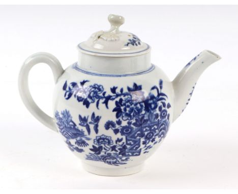 A Worcester First Period fence pattern teapot, 15cms high.
