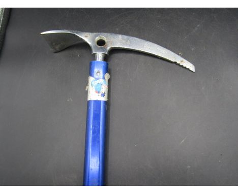 Ice climbing axe