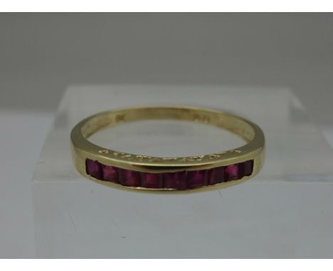 A 9ct gold and ruby ring, weight 1.1g, size O