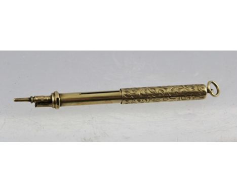 A LATE VICTORIAN YELLOW METAL PROPELLING PEN PENCIL with ring mount, 5cm closed 