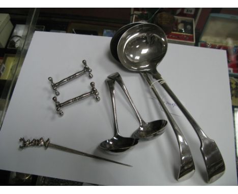 A Walker & Hall Plated Fiddle Pattern Ladle, together with another; a pair of sauce ladles, pair of knife rests and a skewer 