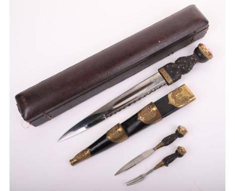 SCOTTISH BLACK WATCH REGIMENTAL OFFICERS DIRK HOUSED IN ORIGINAL CASE OF ISSUE, fine example of a 20th century officers dirk 