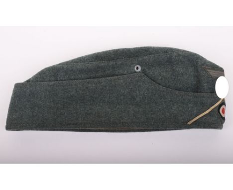 GERMAN WWII ARMY EM-NCO M-42 OVERSEAS CAP, with Infantry piping, made of field-green wool w/scalloped sides, the ribbed brown