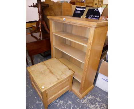 AN ANTIQUE PINE OPEN BOOK CASE, W 87 X D 33 X H 110cms, TOGETHER WITH A VICTORIAN PINE COMMODE. 