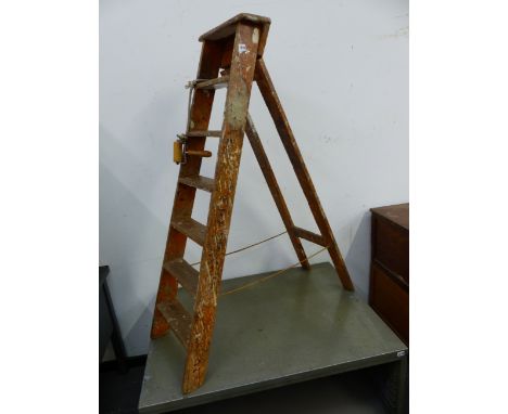 A VINTAGE DECORATIVE STEP LADDER. 