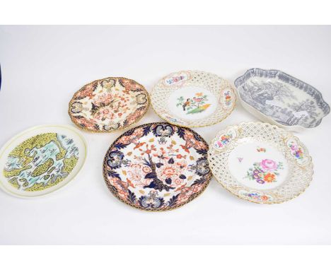 Quantity of ceramic plates and dishes including an early Davenport lobed dish