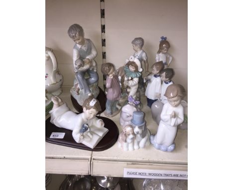 Eleven various Nao figuresCondition: no signs of any damage or repairs, no boxes.