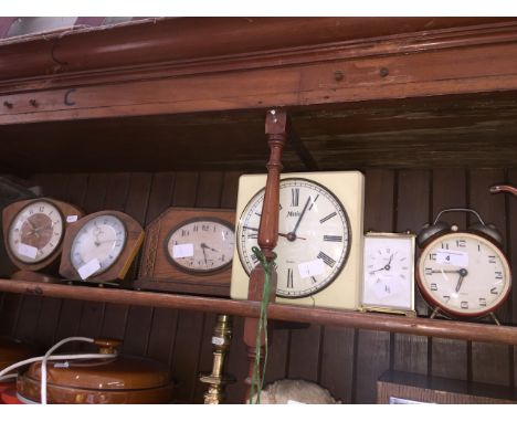 A suite of 6 various vintage clocks to include Art Deco style Metamec, shield shaped Smiths clock, 8 day mantel clock, a Moti