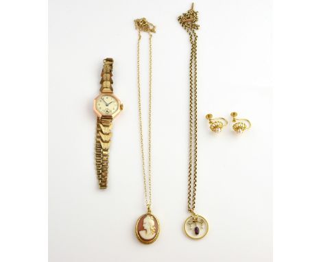 Mixed group of items, Edwardian garnet and pearl necklace, oval cut garnet with two seed pearls, mounted in circular frame, w
