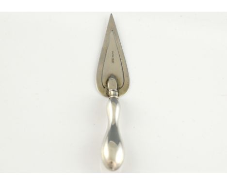 Silver bookmark in the form of a trowel with filled handle, stamped Silver, with maker's mark C&N, 10 cm long.    