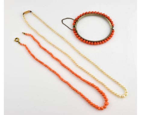 Pearl and coral  jewellery, graduated coral necklace, measuring 35.5cm in length, with bolt ring clasp, coral bead hinged ban