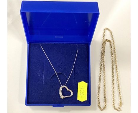 A 420mm long 9ct gold belcher chain, 4.2g twinned with a 460mm long 9ct white gold chain with heart &amp; paste stone pendant