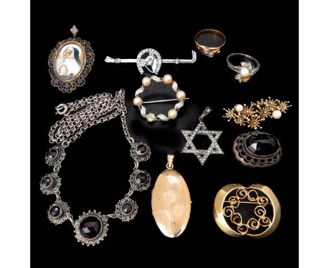 Including Siffari ring, 14KG, ring size 17.5.