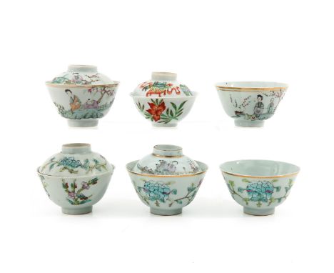 Including 6 cups and 4 covers, in a variety of decors and sizes, largest cup is 10 cm. in diameter, chip and hairline.