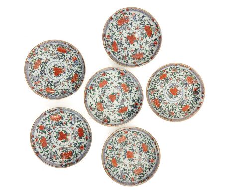 Floral decor, Kangxi Period, 21 cm. in diameter.