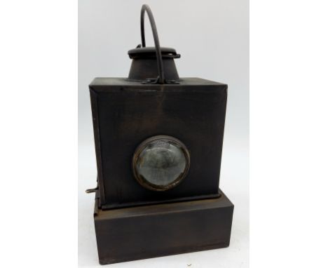 A vintage railway lamp, 22cm high.