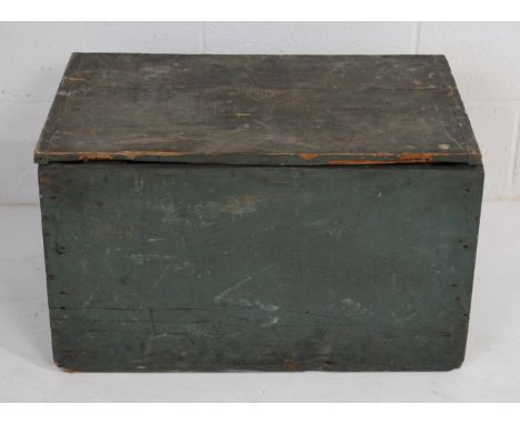 A rustic painted pine storage trunk - length 72cm, depth 46cm, height 43.5cm