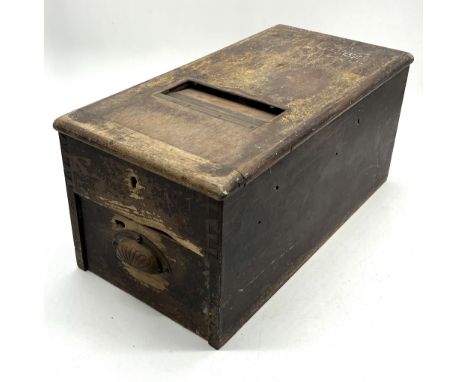 A vintage G.H. Gledhills counter top cash till