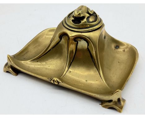 An Art Nouveau brass inkwell with frog to the lid of inkwell with ceramic inkwell, numbered to base 237 356 - 14cm wide, 7cm 