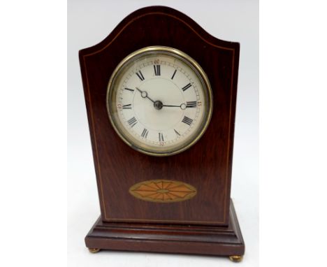An Edwardian mahogany and shell patera inlay mantle clock, on bun feet, 17cm high