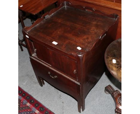 A George III mahogany night table/commode