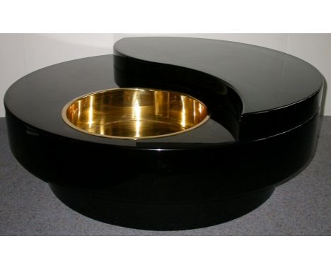 Willy Rizzo for Mario Sabot revolving coffee table Italy c 1970s. Black lacquer and green malachite effect.  H: 38cm D: 106cm