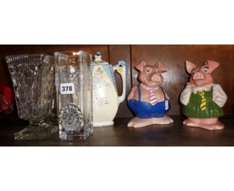 Swedish Skruf Art Glass vase by Bengt Edenfalk, c. 1960/70s. 1930s china tea pot, two Wade Nat West pigs and two glass vases