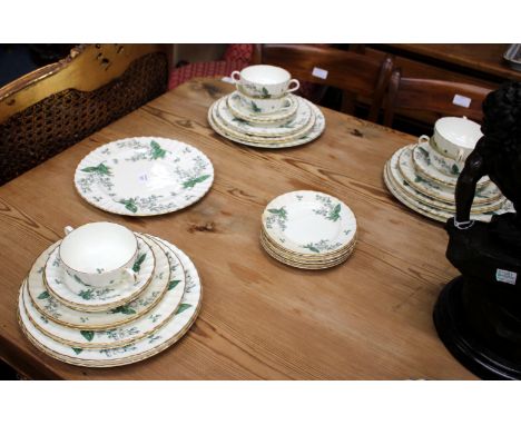 A ROYAL WORCESTER VALENCIA PATTERNED DINNER SERVICE