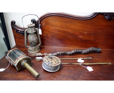 A LATE 19TH/EARLY 20TH CENTURY BRASS AND COPPER STATION LAMP, marked GWR 39cm in length together with fawn handled toasting f
