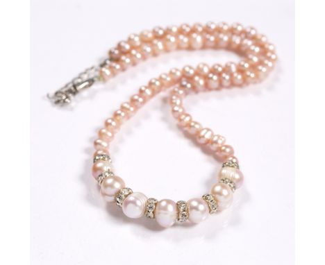A graduated pearl necklace