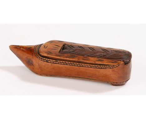 19th Century shoe snuff box, with a slide lid and pointed tip, 85mm long 