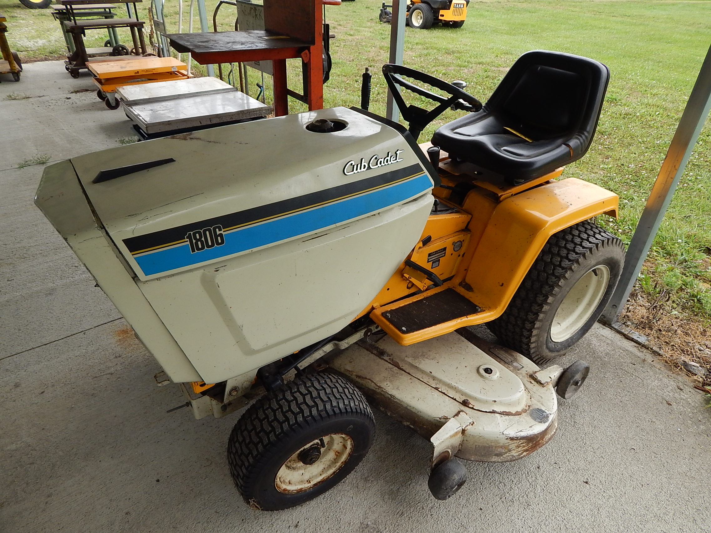 Cub Cadet 1806 Lawn Tractor, Kohler M18S Gas Engine, 50" Mower Deck, SN