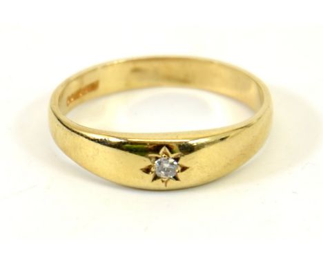 Star set diamond gents ring, 9ct yellow gold (hallmarked) ring, graduating in width, from 5.5 to 3mm star set with brilliant 