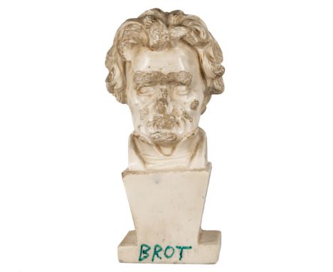 Nachlass Rudolf Rieser - - Roth, Dieter. BROT. Überarbeitete Beethoven-Büste aus Alabaster-Imitat. Unterseite des Sockels sig