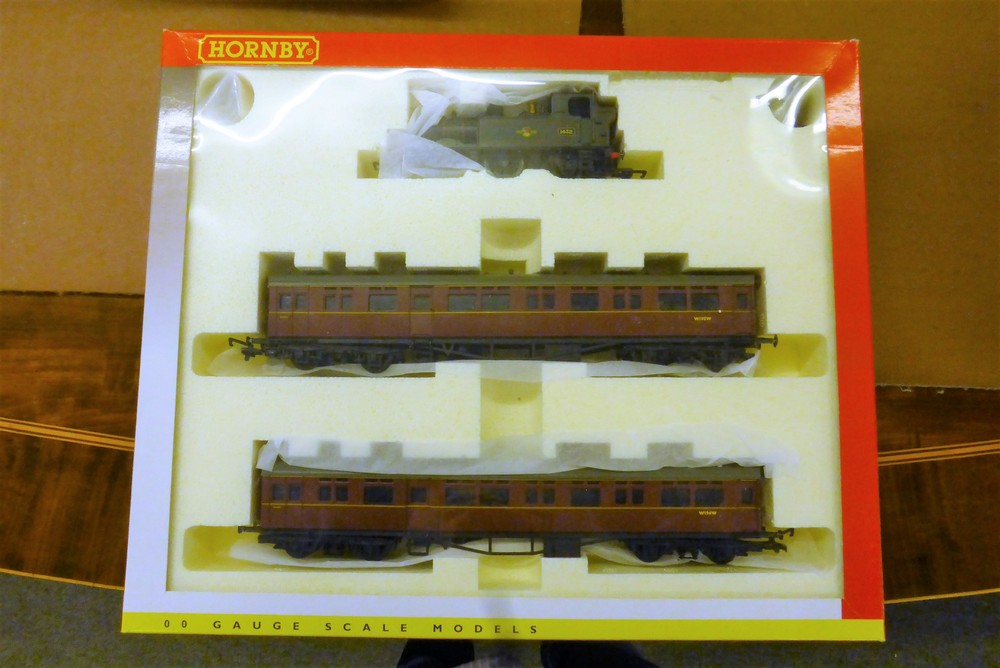 A Boxed Hornby R2173 14xx Locomotive Train Pack 00 Gauge Scale Models