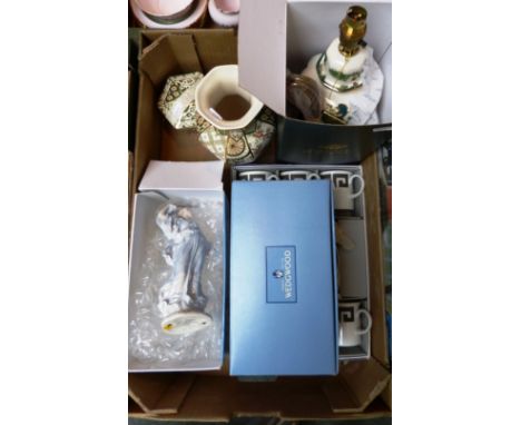 Wedgwood Susie Cooper design green keystone coffee set in original box, together with Masons Ironstone table lamp in original