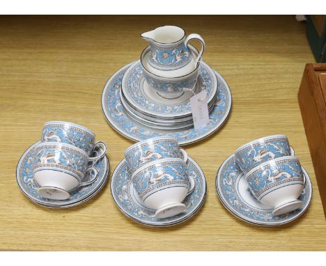 A quantity of Wedgwood Florentine tea and dinner wares, including single dinner plate, six side plates, six cups, six saucers