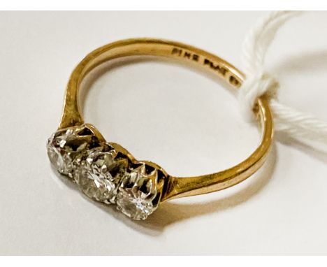 18CT GOLD THREE STONE DIAMOND RING SIZE L