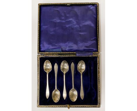 SHEFFIELD SILVER 1896 WILLIAM HUTTON &amp; SONS TEASPOON SET OF 5 - CASED - 38.7 GRAM S APPROX